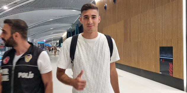 fenerbahcenin-yeni-transferi-mert-muldur-istanbula-geldi-iste-ilk-goruntuler-1690840558122.jpg