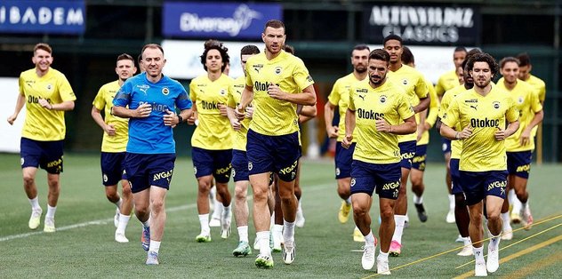 fenerbahcenin-maribor-antrenmaninda-3-eksik-1691599852245.jpeg
